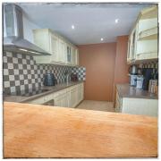 Bas de villa avec piscine à partager, sur la Côte dAzur