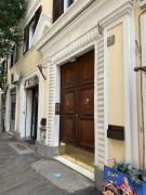 Vintage 30s Prati appartment