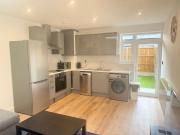Cosy Brand New 2-Bed, Quiet, Private garden