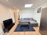 Cosy Brand New 2-Bed, Quiet, Private garden
