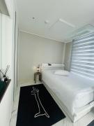 Explore Seoul on Foot lll Market to Palace lll Heart of the City