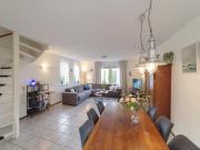 Spacious Coastal Getaway