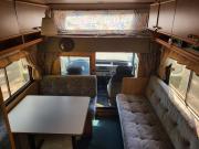 Nostalginen asuntoauto majoitus