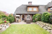 Gartensuite-West-Kamin-Sauna-Pool-Garten