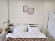 Pool view Elegant Apartment