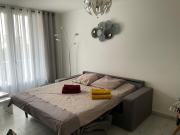 F2 lumineux 8 min à pieds de la plage