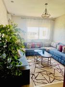 Bel appartement avec vue piscine, jardin & mer
