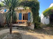 Studio dans Villa avec jardin et parking entre Avignon et St Remy