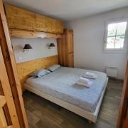 Be first on the lift each morning! 2bed apt. 6 pax