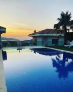 Cesme Alacati Havuzlu Villa