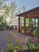 Cozy river-view suite