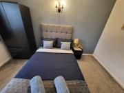 Family friendly 3-bed home free parking on site