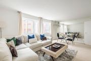 Knightsbridge Chic 1BR Beside Harrods with Netflix