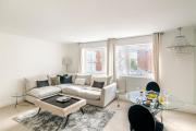 Knightsbridge Chic 1BR Beside Harrods with Netflix