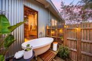 The Wanderer - Couples Retreat with Outdoor Bath
