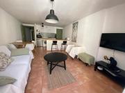 By Elodie T2 cosy vieux Hyères-Parcours des arts