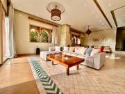 Villa Luxueuse avec Piscine & Vue sur le Golf