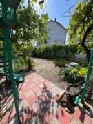 Дача біля моря з окремими кімнатами