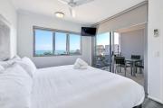 Stylish 1-Bed Darwin City Stay with Balcony Views