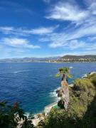 Central place close to the beach AC air , WI FI, parking