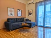 Cosy apartment next to Larissa station 100Mbps & Balcony