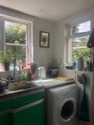 1 bed garden flat very close to tube