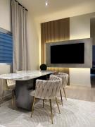 Free Parking 2 Bedroom The Comfy Haven