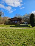 Damsel lodge, Lakeside lodges