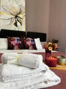 Rea Liliya - Artistic and Inviting Nook