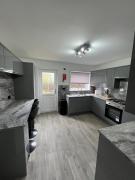 Newly refurbed 3 bed home 15mins to Edin city Newly refurbed 3 bed home 15mins to Edin city