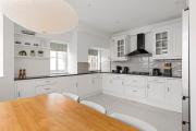 Holland Park 2 Bedroom Apartment