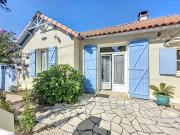 Holiday Home Les Volets Bleus by Interhome