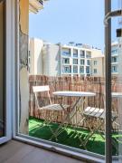 Magnifique et lumineux 3 pieces dans le carre dor