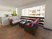 Amplio piso con parking y piscina cerca del mar