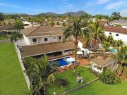 5 suites Piscina Churrasqueira Ar condicionado