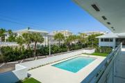 Beach Haus Key Biscayne Contemporary Apartments