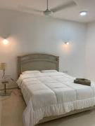 Acogedor y espacioso hospedaje a pasos del eje corporativo