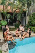 Villa Linda Canggu-Fast Wifi, Pool, 3 min to FINNS
