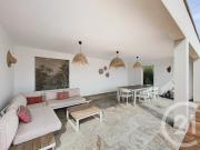 Villa de standing, proche des plages et au calme