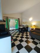 Appart t2 - jusquà 4 couchages - avec jardin