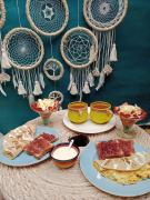 Bohemio Chic House - Alojamiento con vista al bosque a 45 minutos de Medellin en Santa Elena