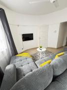 Cozy 1 bedroom in Nyali located behind city mall walk to the beach