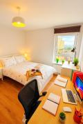 Luxury Penthouse Balcony Flat - 5 Min to Canary Wharf - Prime Long Stays