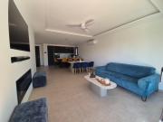 Villa neuve avec piscine