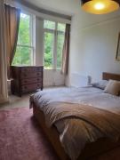 Quirky Central Bromley Apartment