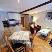 1st-floor 2-br 2-shower Room Patio & Parking