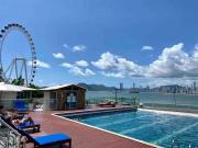 Loft vista panorâmica da Roda gigante e orla de BC