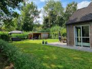 Vrijstaande woning met grote zonnige tuin met jacuzzi