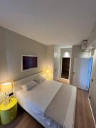 Elegant 2BR 2BA in Top Spot