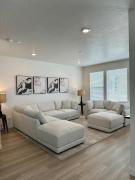 Great Location Sleeps 8 with 5 Beds and 3 Baths